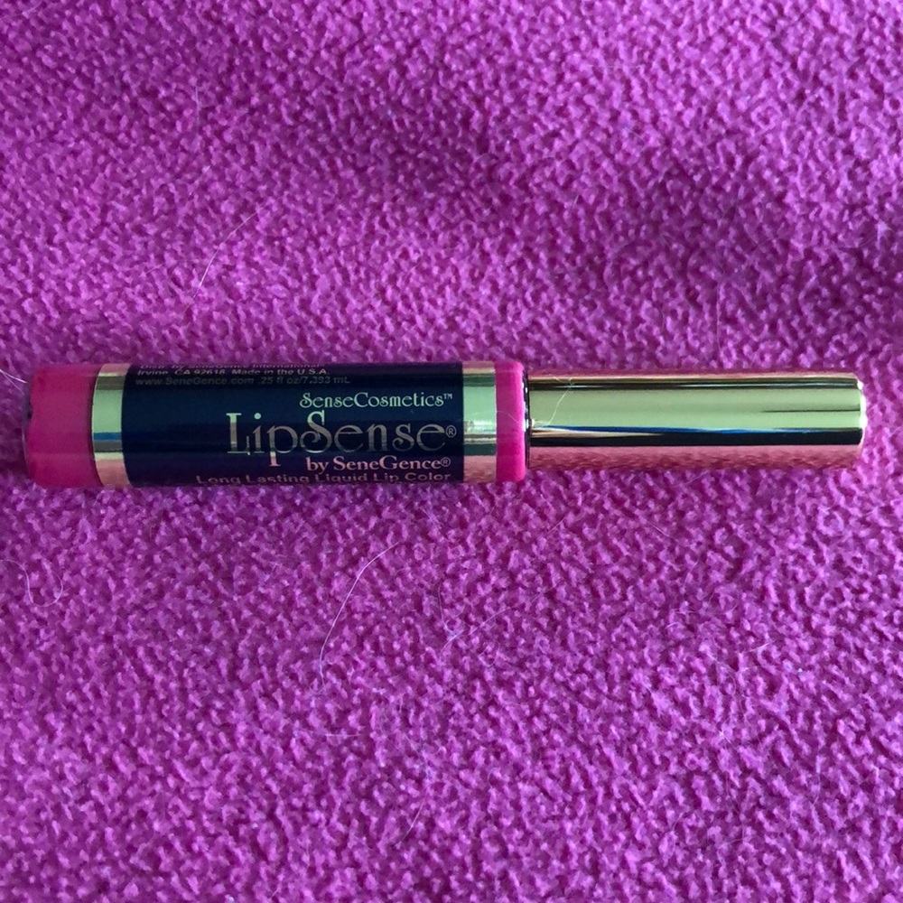 Brand New LipSense Kiss For A Cause